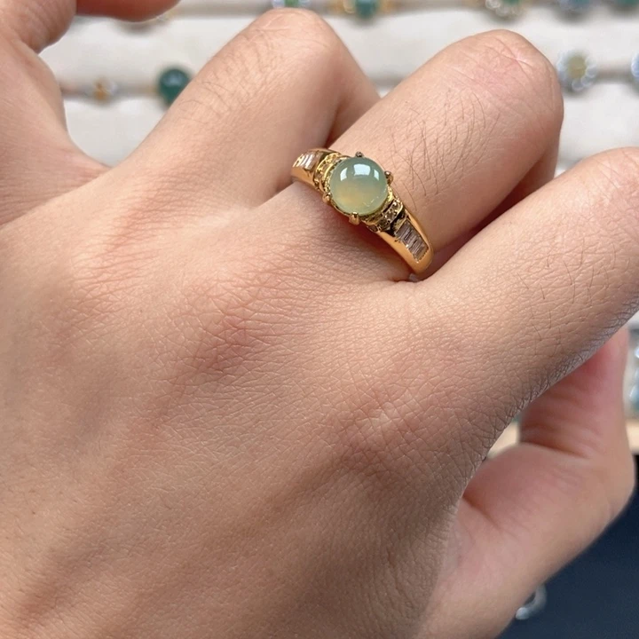 翡翠未镶嵌戒指戒指