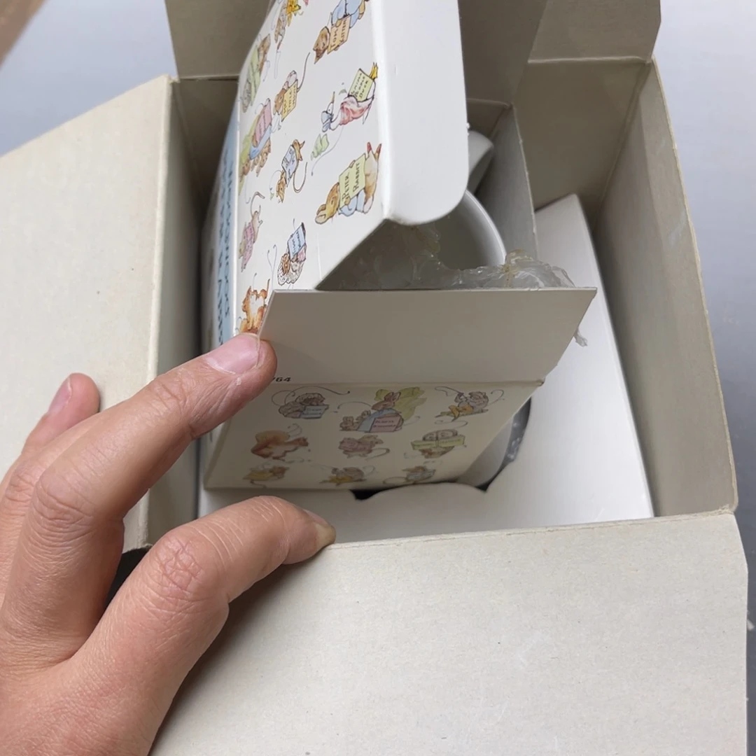 瓷片?****女密密麻麻地铺满一层