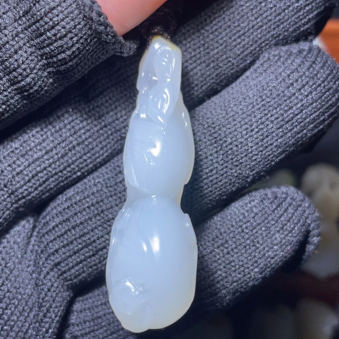 冬***至和田玉未镶嵌颈饰