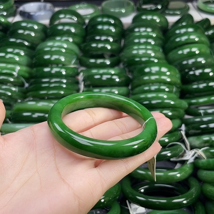 未镶嵌手镯和田玉（碧玉）