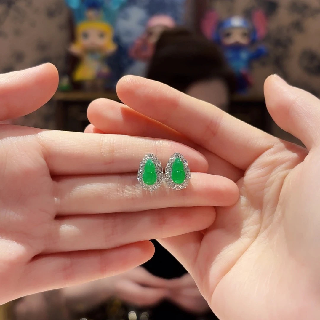 翡翠18K金镶嵌耳饰耳饰