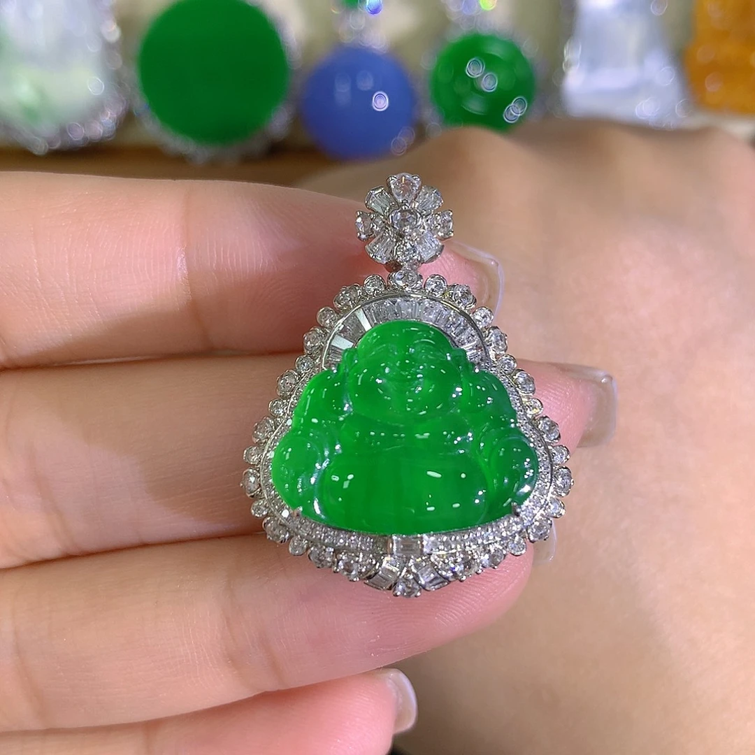 翡翠18K金镶嵌颈饰佛公