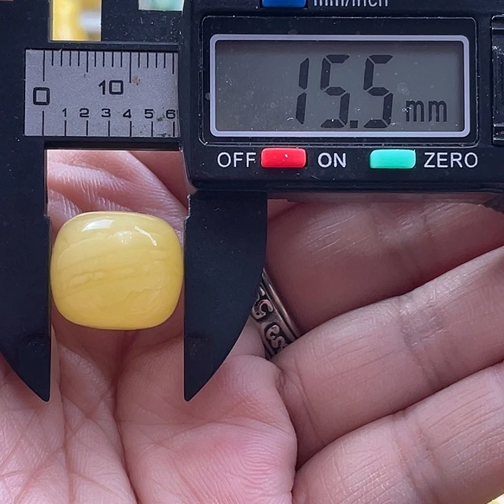 未镶嵌蜜蜡裸石6号