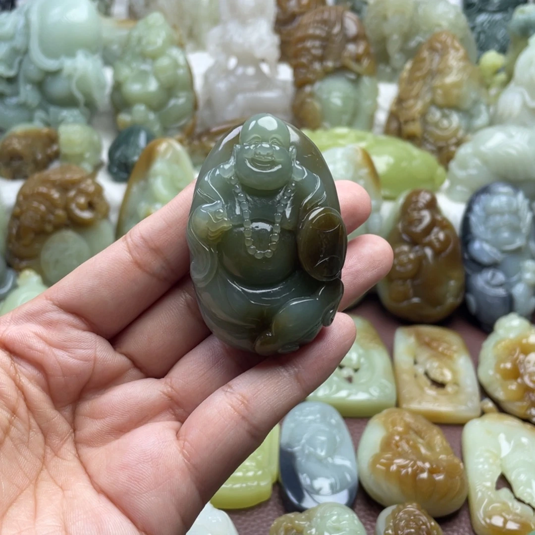 奋***味颈饰未镶嵌和田玉
