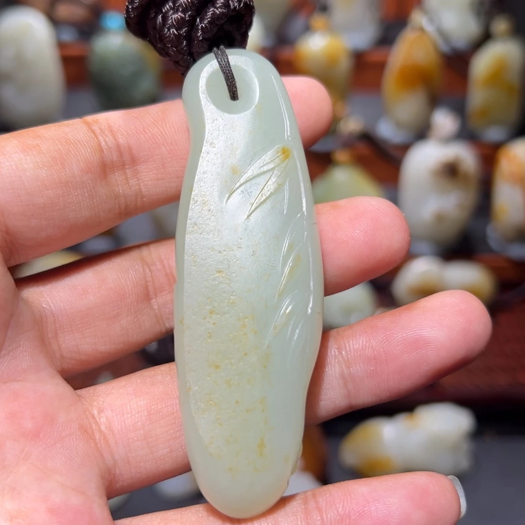 颈饰未镶嵌和田玉（子料）杜*