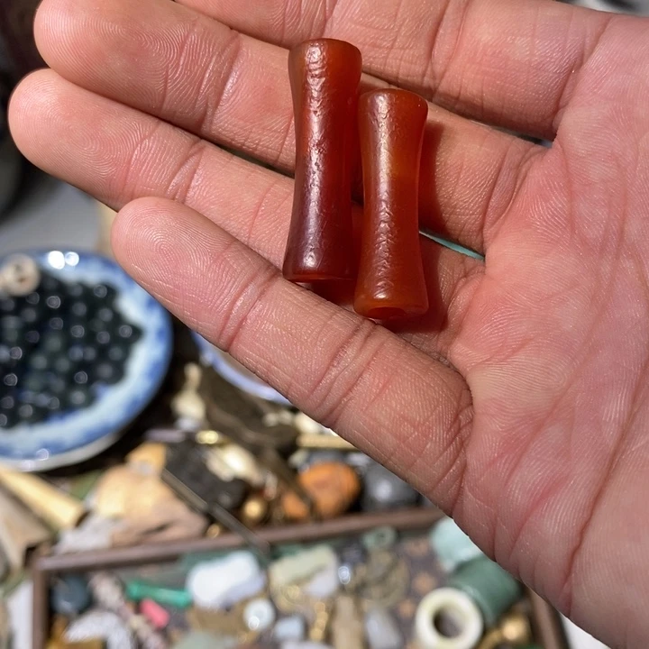 临***钢玉工艺品 配饰 两颗 摆件 微瑕