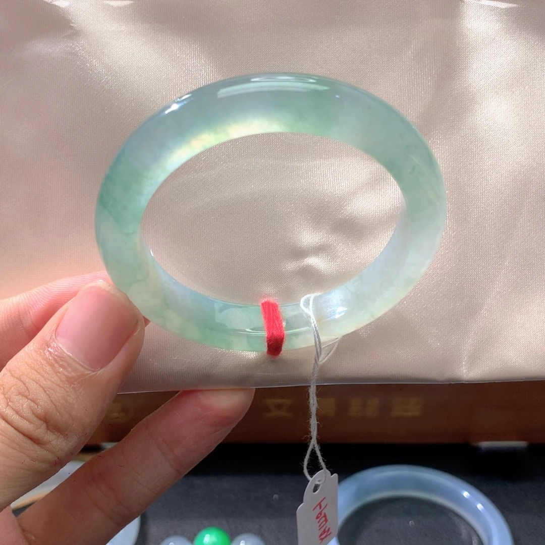 翡翠未镶嵌手镯正圈