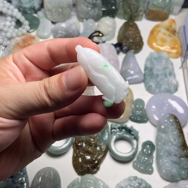 颈饰未镶嵌翡翠白菜72