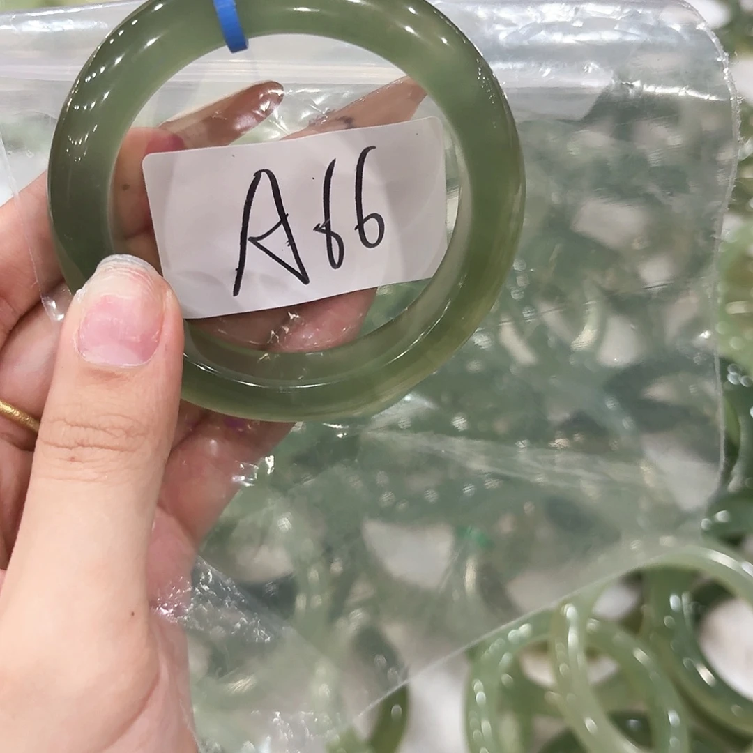 爱***师岫玉未镶嵌手镯344