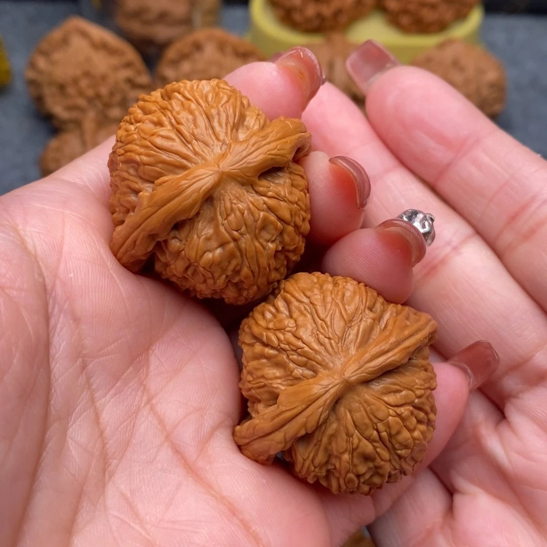 文玩核桃把件精品白狮子38