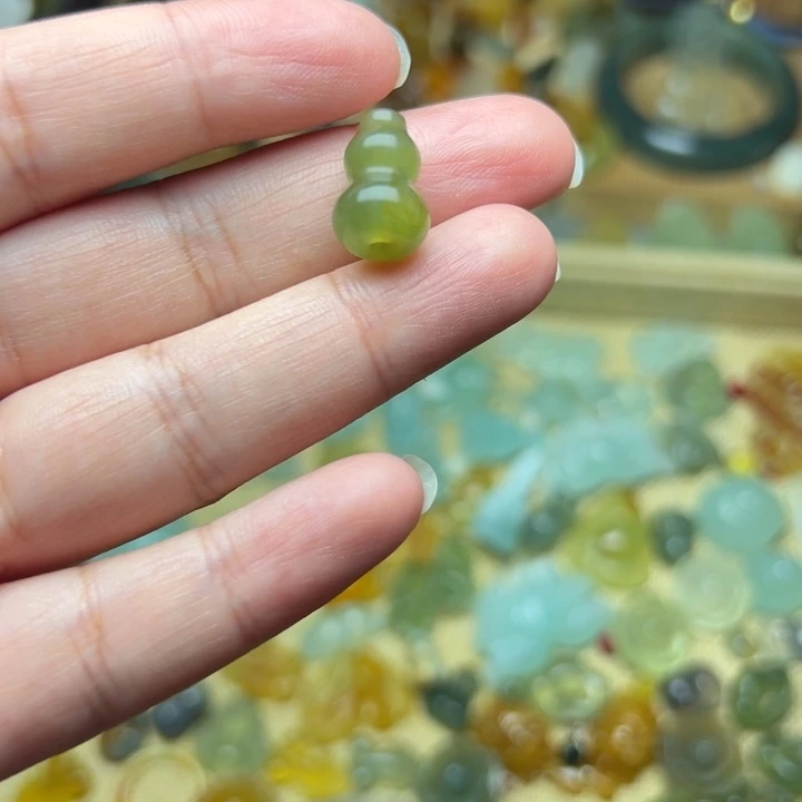 s***乐蛇纹石玉未镶嵌手镯 手链 吊坠