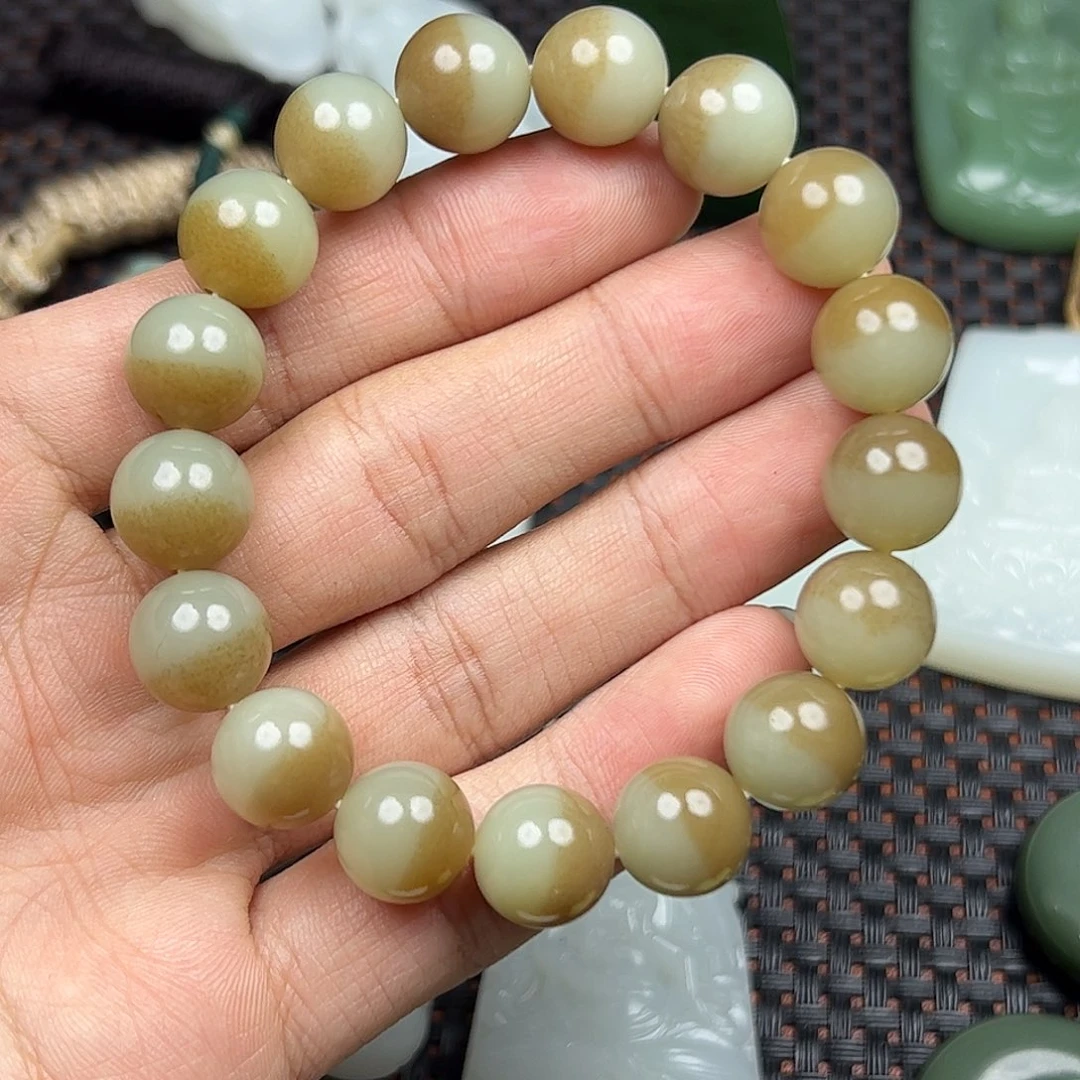 六****和田玉未镶嵌挂件