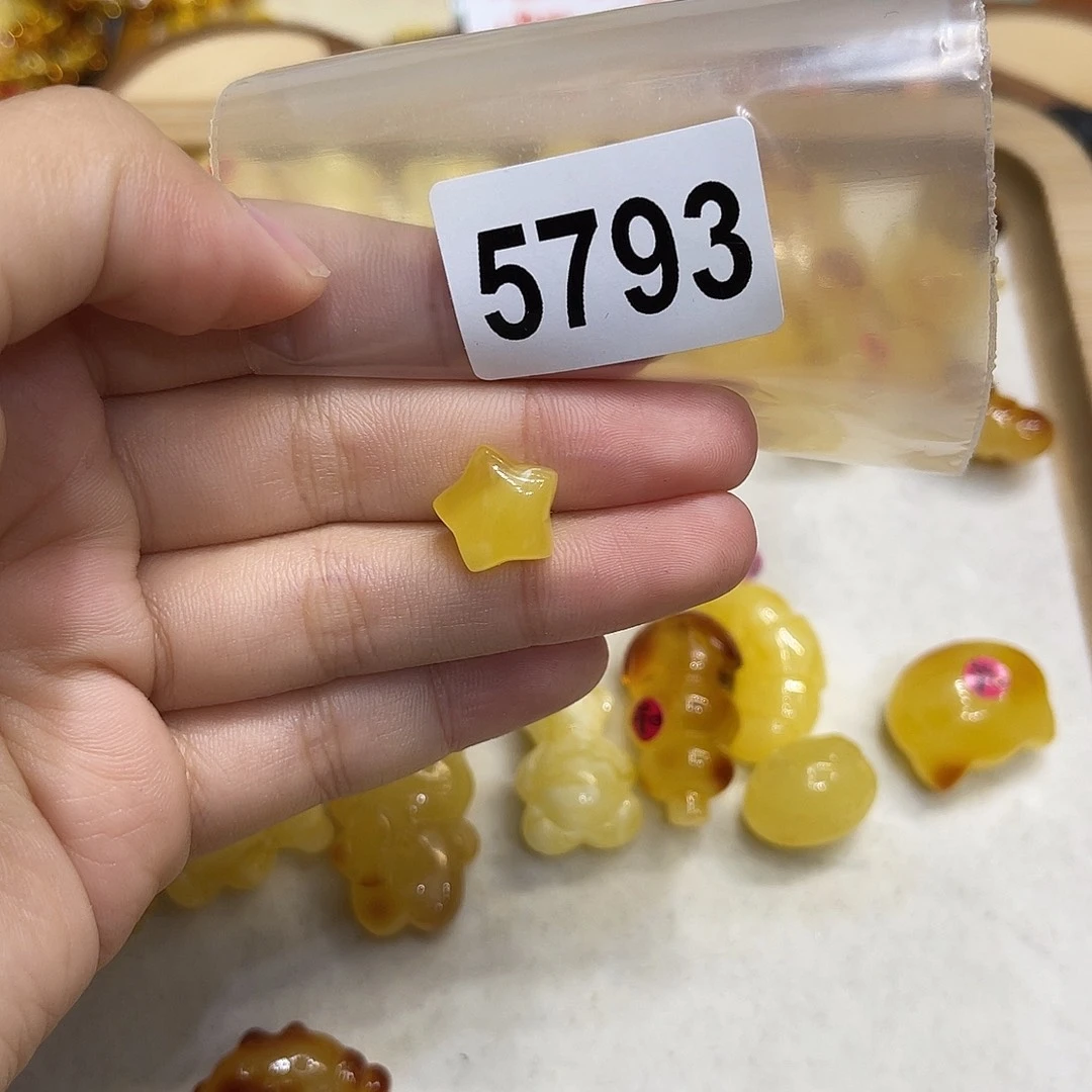 琥珀未镶嵌珠宝奇石