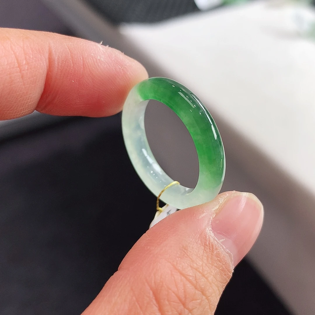 翡翠未镶嵌戒指18号