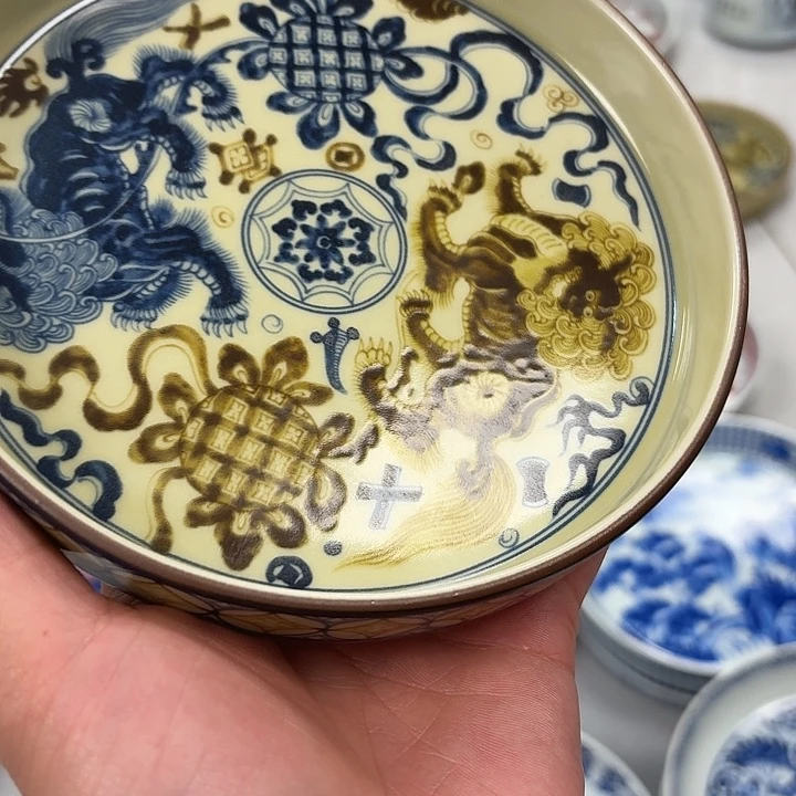 瓷片釉里金狮子大胡乘景德镇