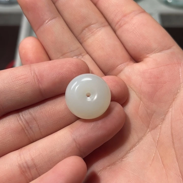 和田玉颈饰未镶嵌匆**匆