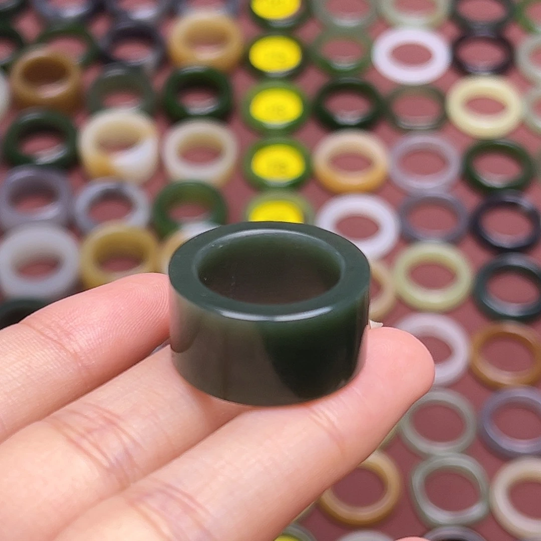 和田玉戒指未镶嵌16.9内径14圈青玉（无鉴赏