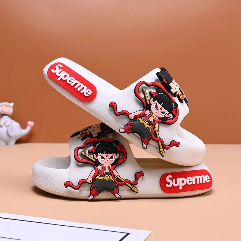 儿童拖鞋哪吒夏季2025新款男童室内浴室踩屎感防滑软底宝宝凉拖鞋