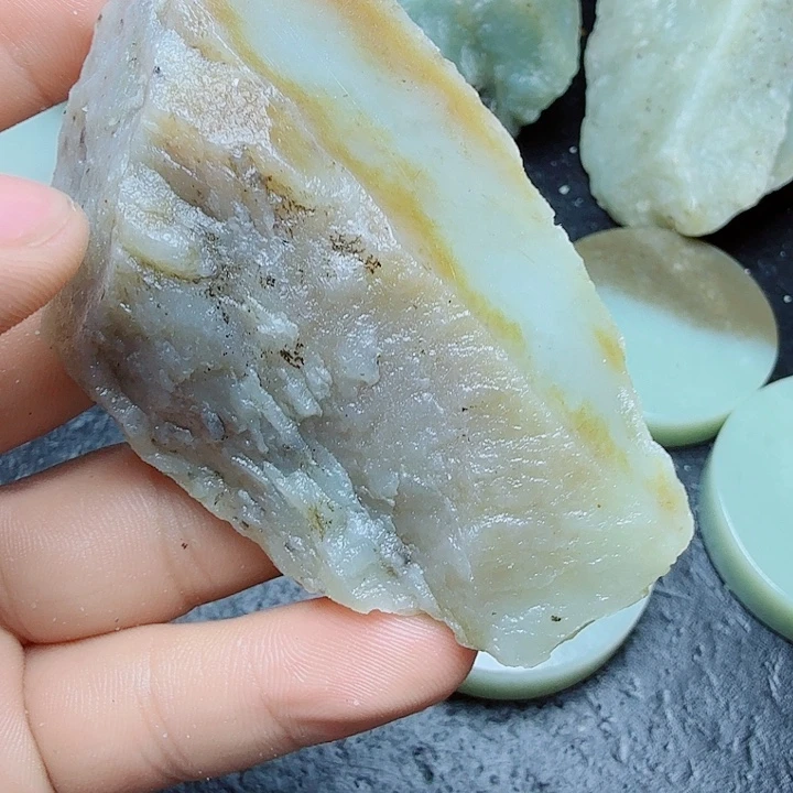 未镶嵌和田玉（糖玉）珠宝奇石
