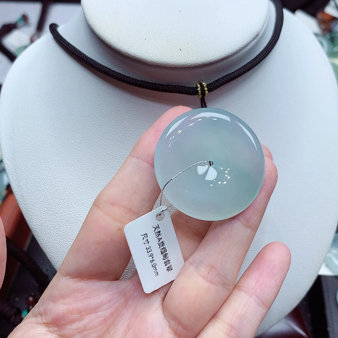 翡翠未镶嵌颈饰编号75，33.9/6