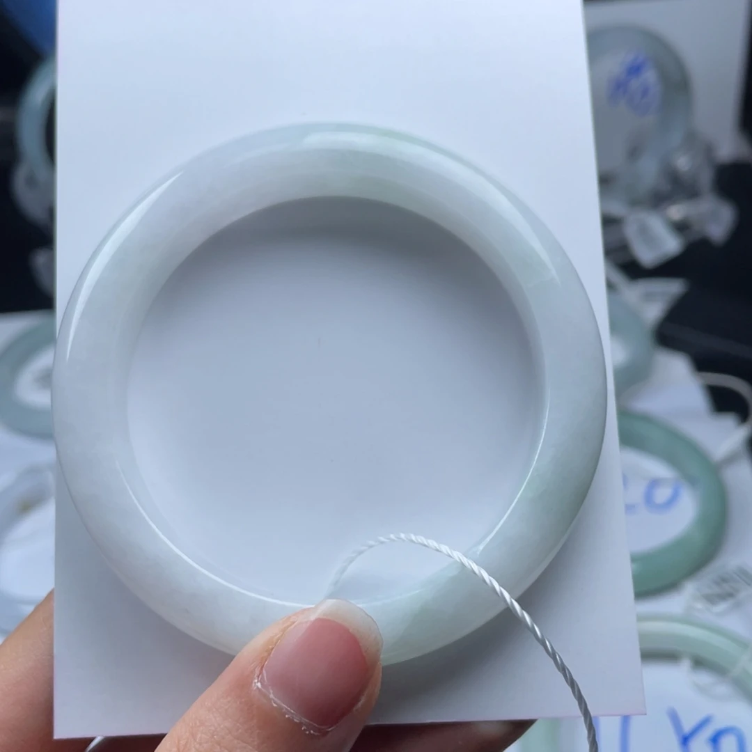 翡翠未镶嵌手镯基地质检