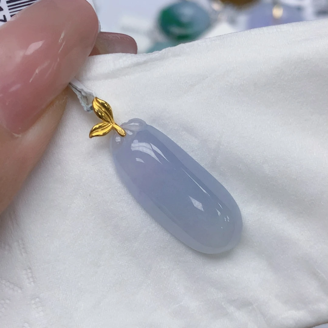 颈饰18K金镶嵌翡翠