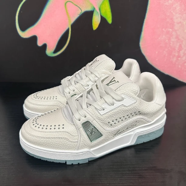 未使用 LouisVuitton/路易威登  25新款绿底白铆钉水晶底trainer