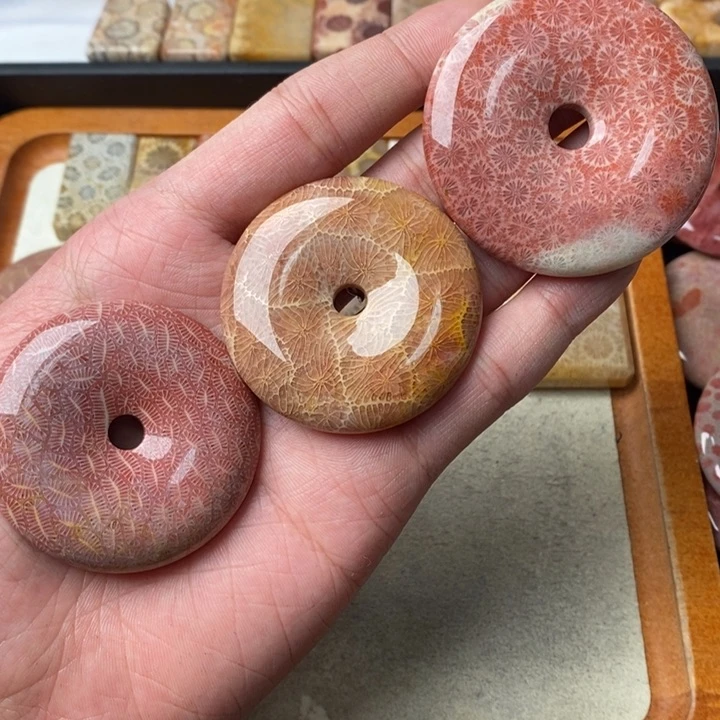 硅化玉颈饰未镶嵌点*