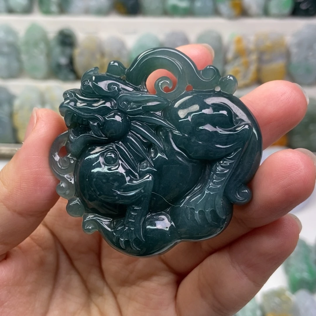 翡翠未镶嵌吊坠(赠链)