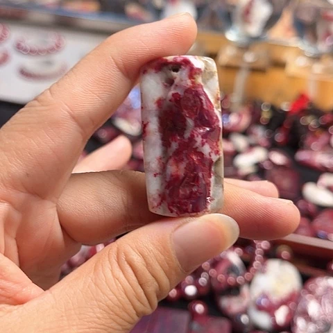 【闪购商品】天然辰砂天然原矿朱砂吊坠