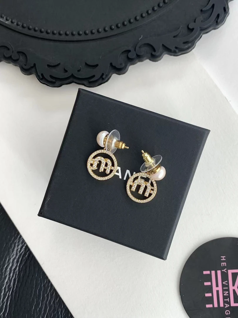 95新 MIU MIU/缪缪 字母珍珠耳钉 13291044