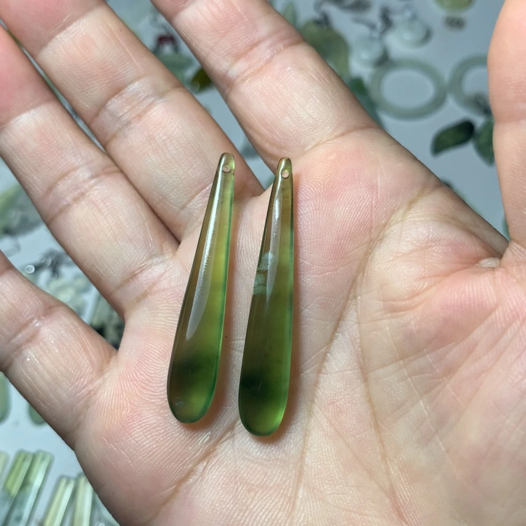 未镶嵌蛇纹石玉耳环