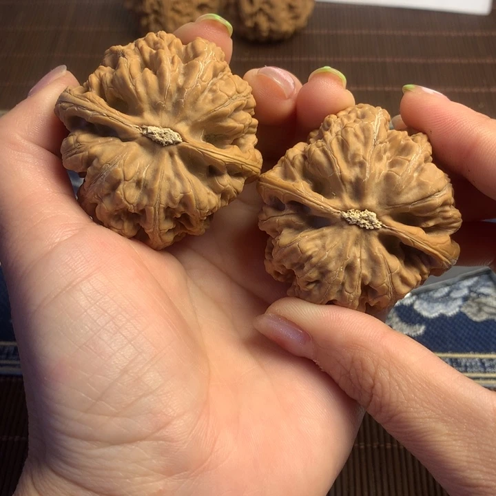吊坠文玩核桃嗨**光粗筋