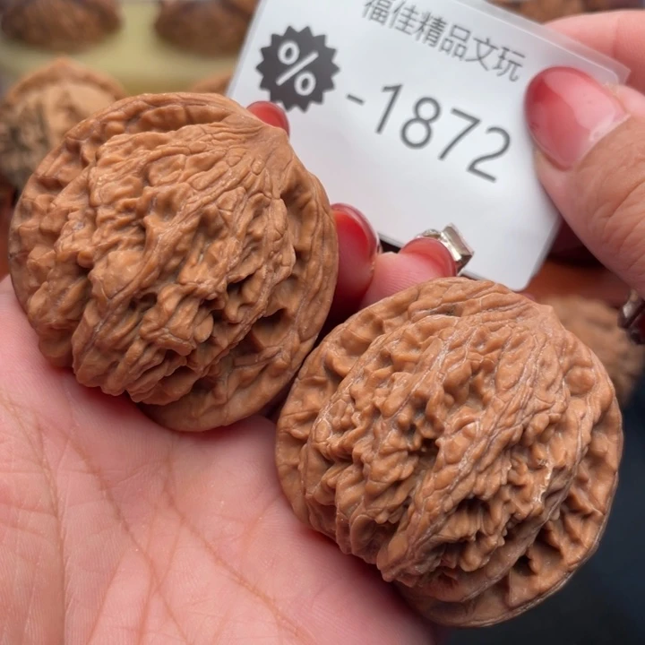 东***哥文玩核桃吊坠45毕业虎头