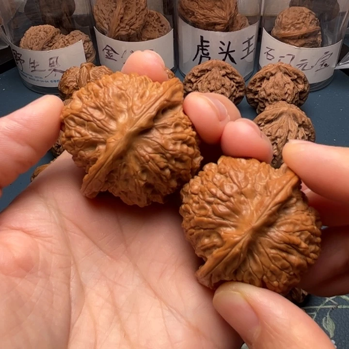 多***益文玩核桃把件43平谷血麒麟