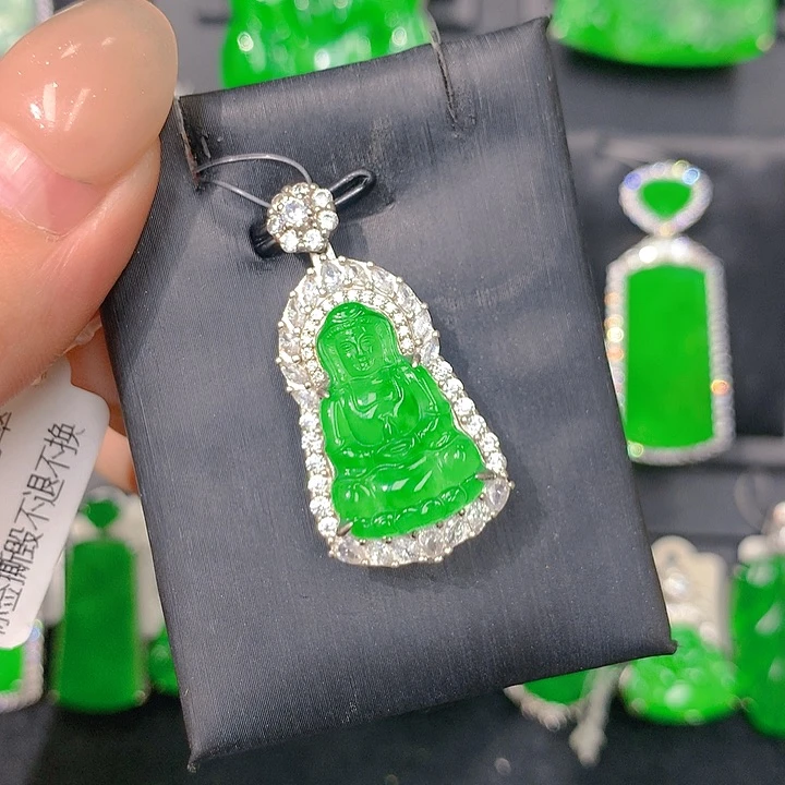 颈饰银S925镶嵌翡翠元气