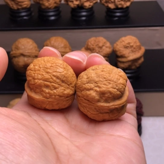 文玩核桃把件黄金元宝蟾5