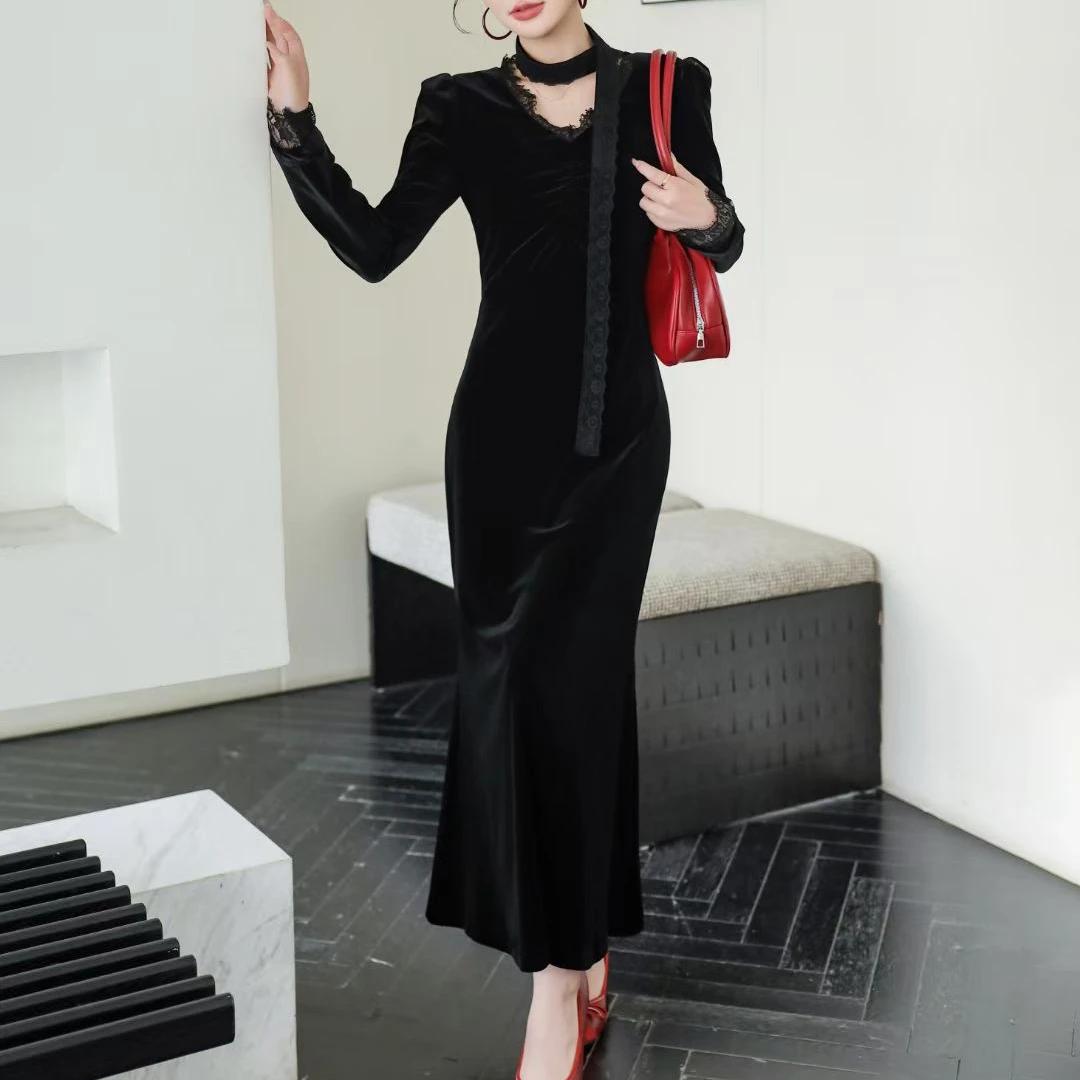 后开叉高腰V领法式黑色丝绒裙