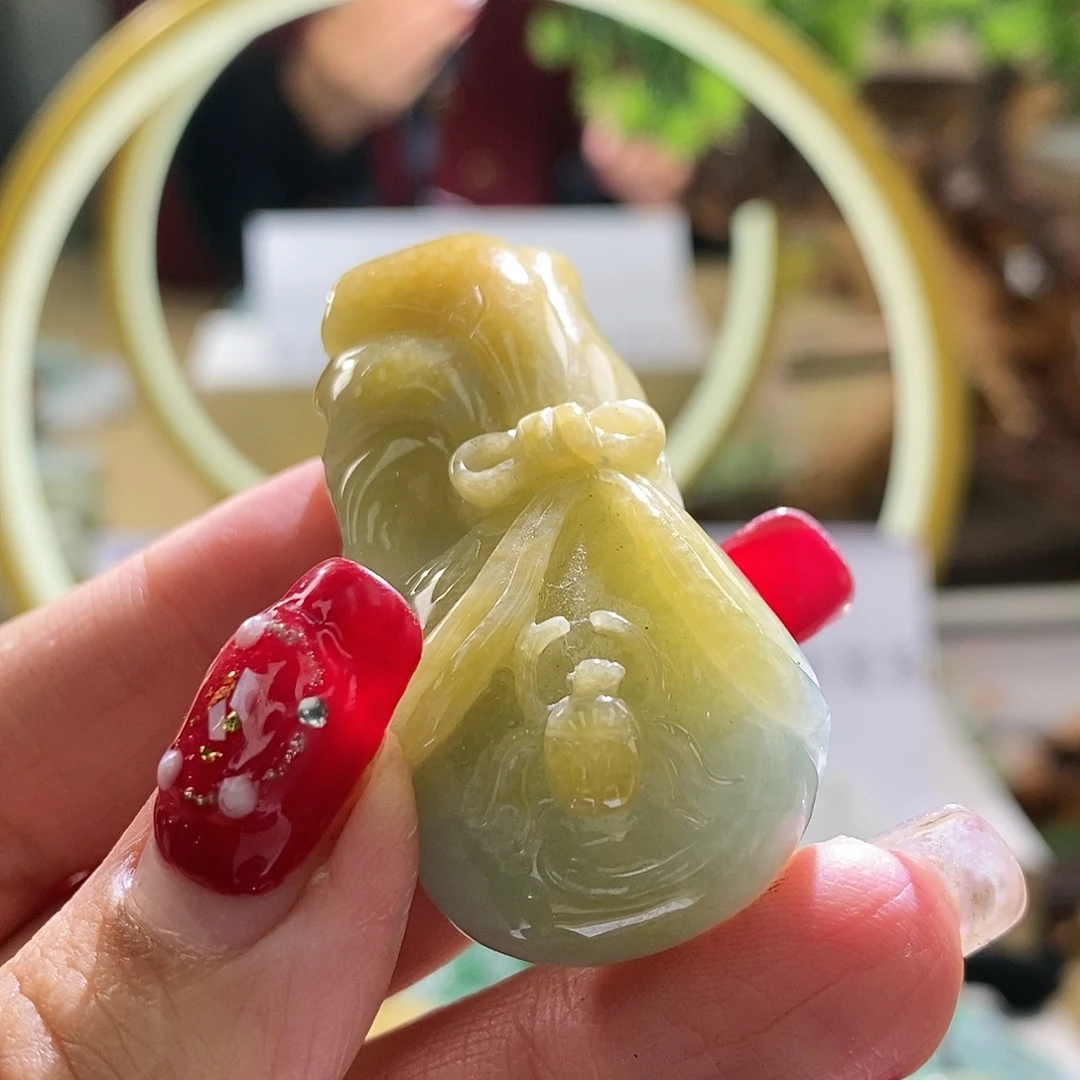 【闪购商品】翡翠颈饰未镶嵌钱袋