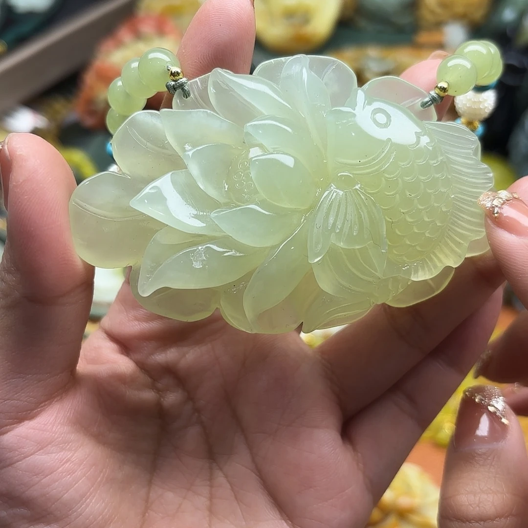 蛇纹石玉未镶嵌吊坠