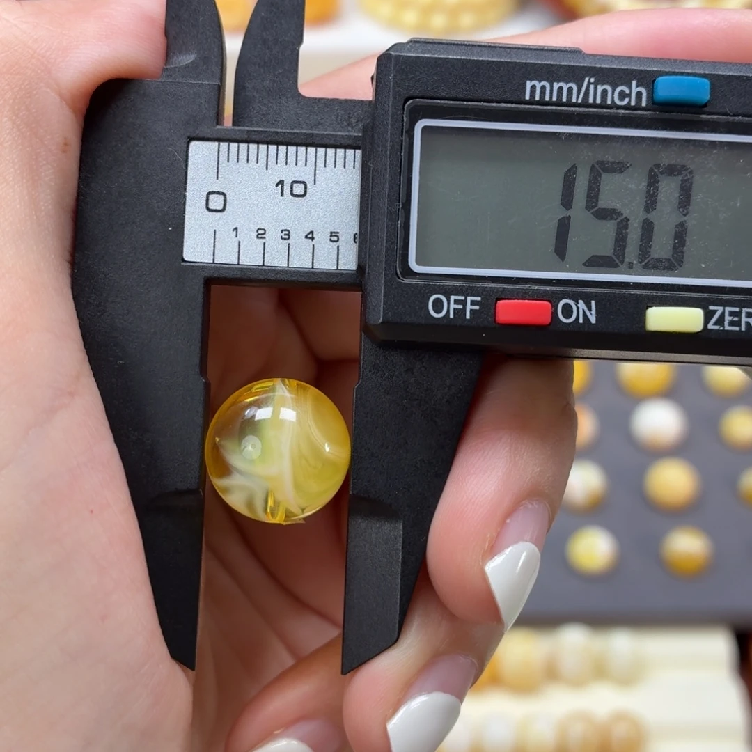 琥珀未镶嵌裸石焦皮金珀净水荧光拉丝15mm