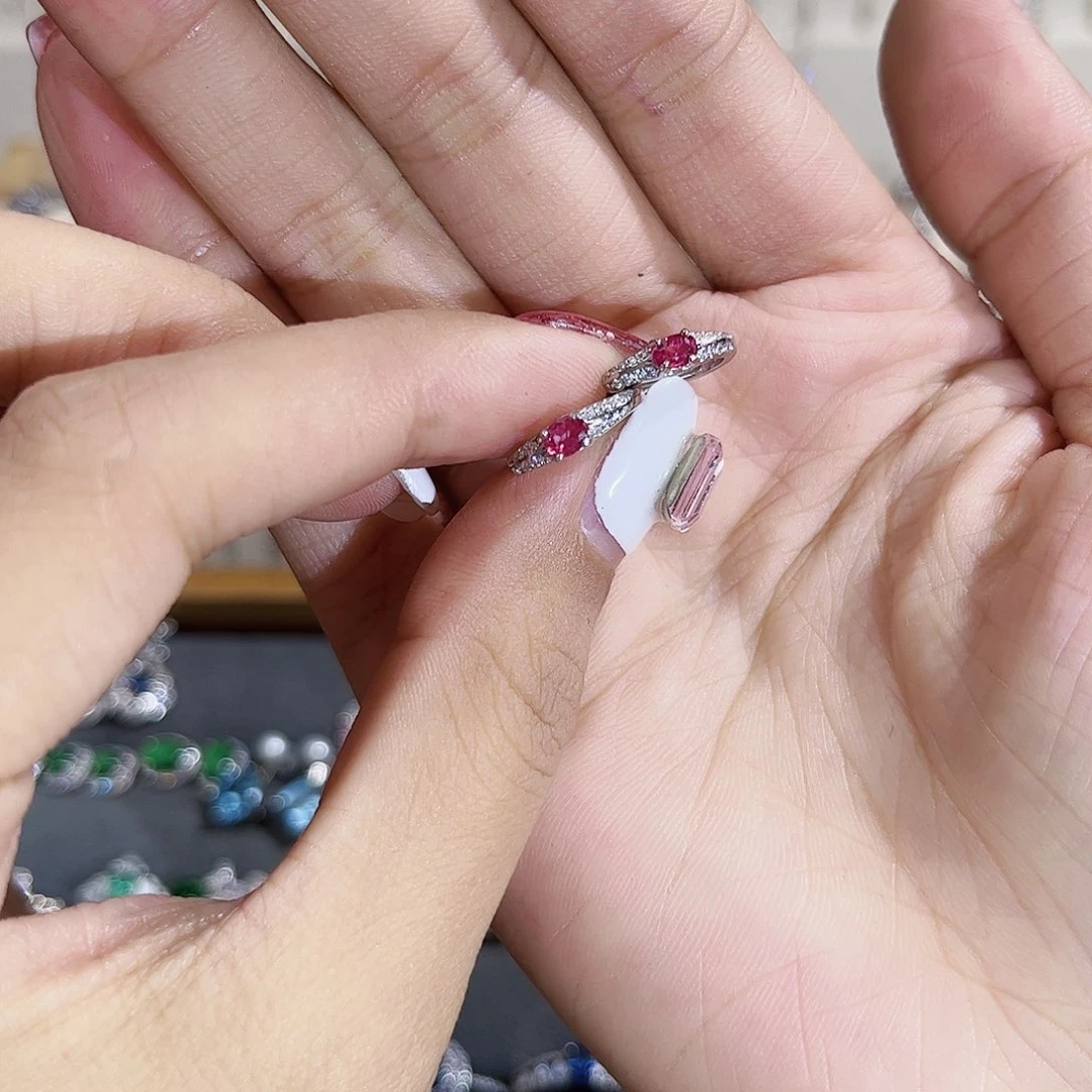 红宝石耳饰银S925镶嵌米*.