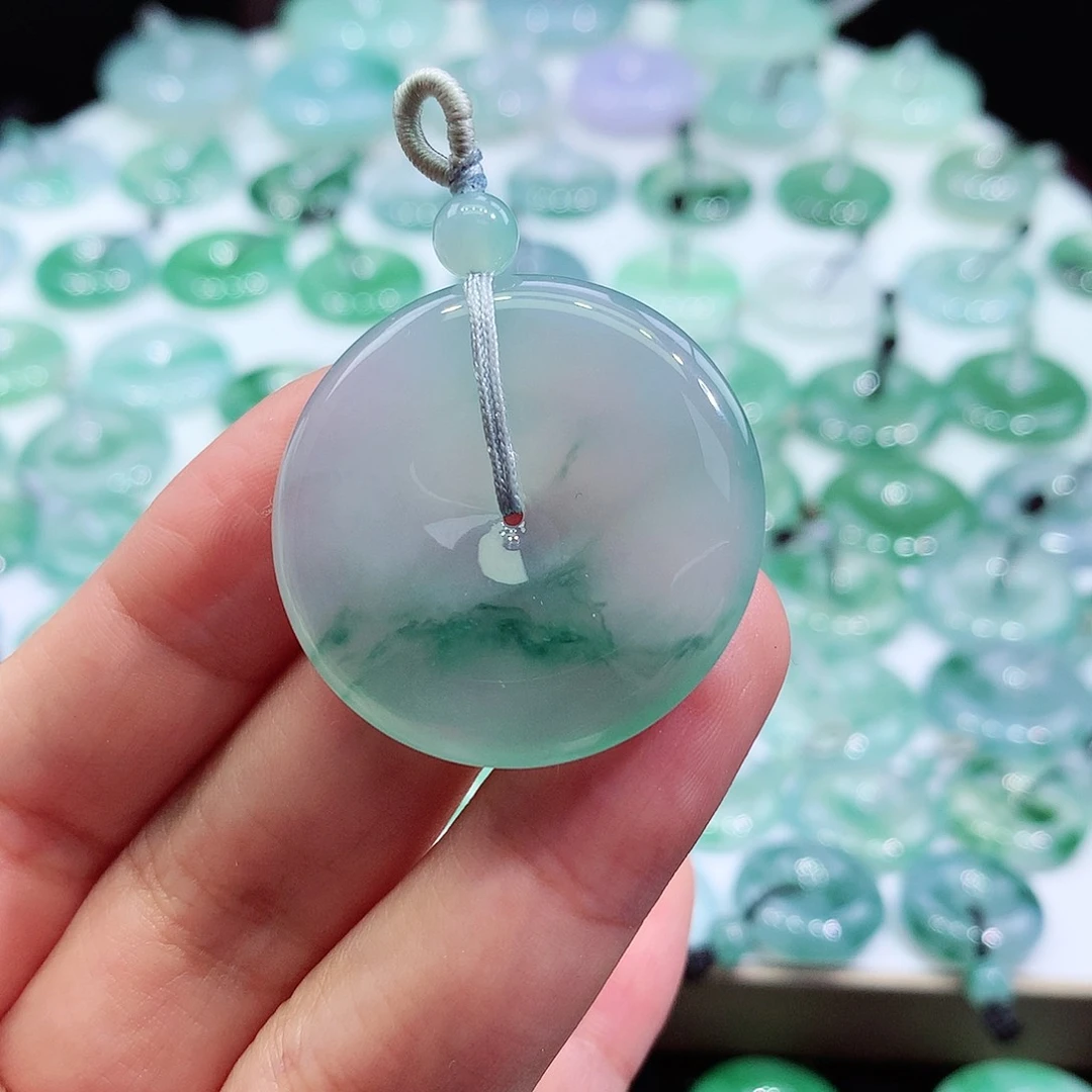 颈饰足铂镶嵌翡翠34.4