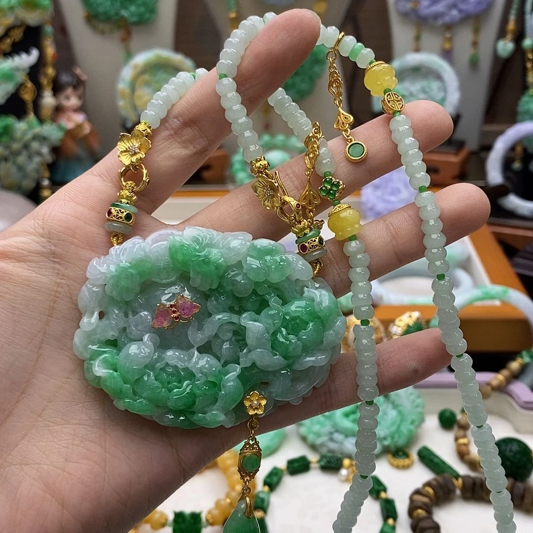 颈饰未镶嵌翡翠项链