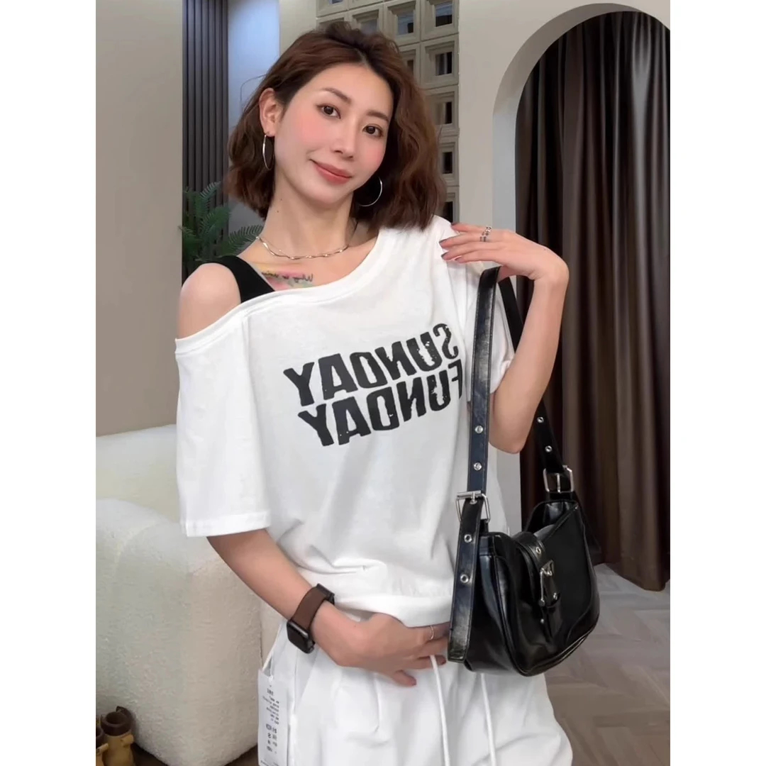 字母印花斜领短袖t恤女夏装新款宽松显瘦百搭设计感别致露肩上衣