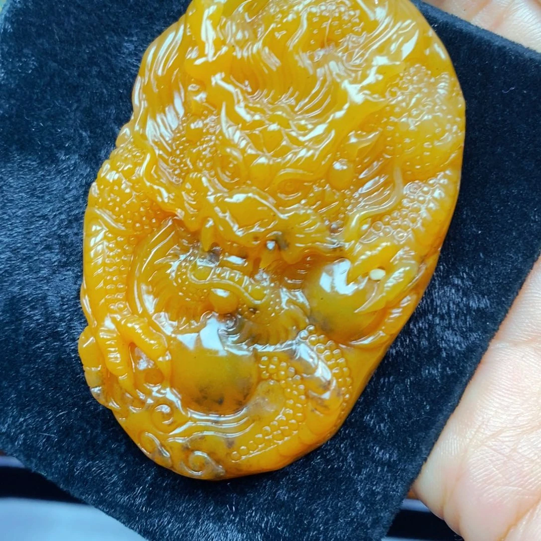 未镶嵌石英质玉（黄龙玉）颈饰