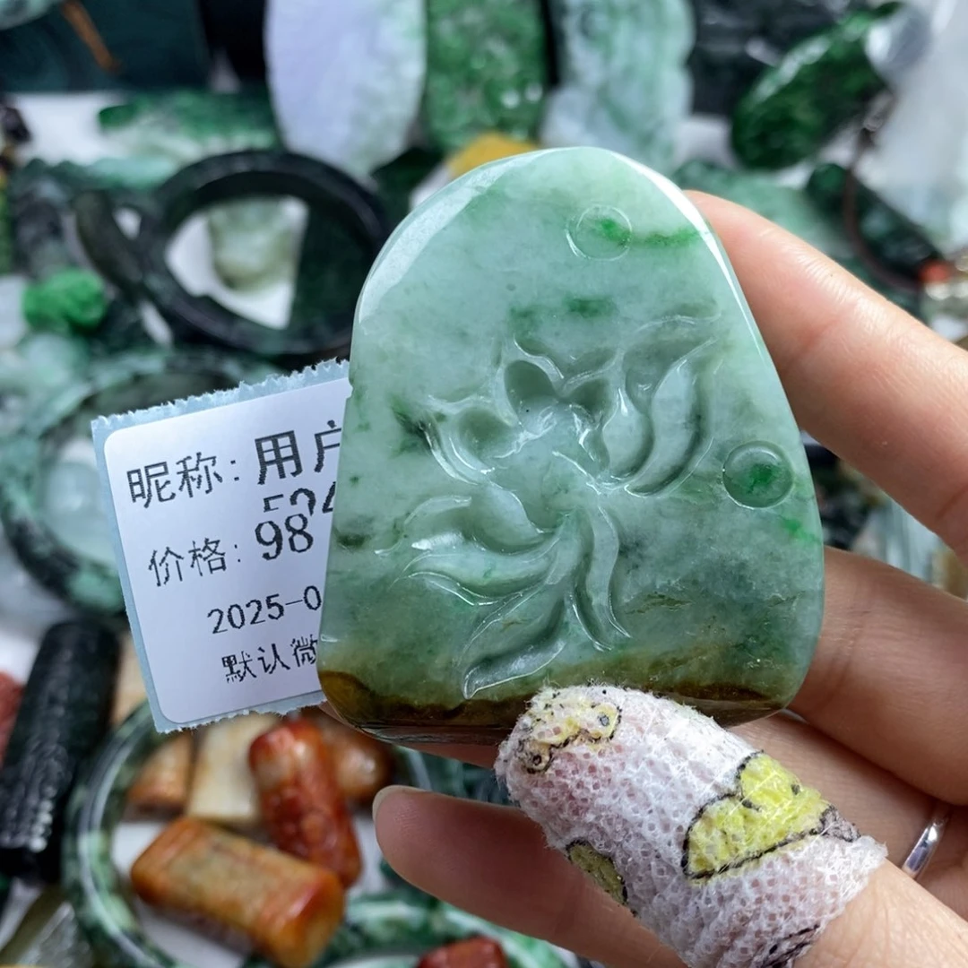 翡翠颈饰未镶嵌用****9