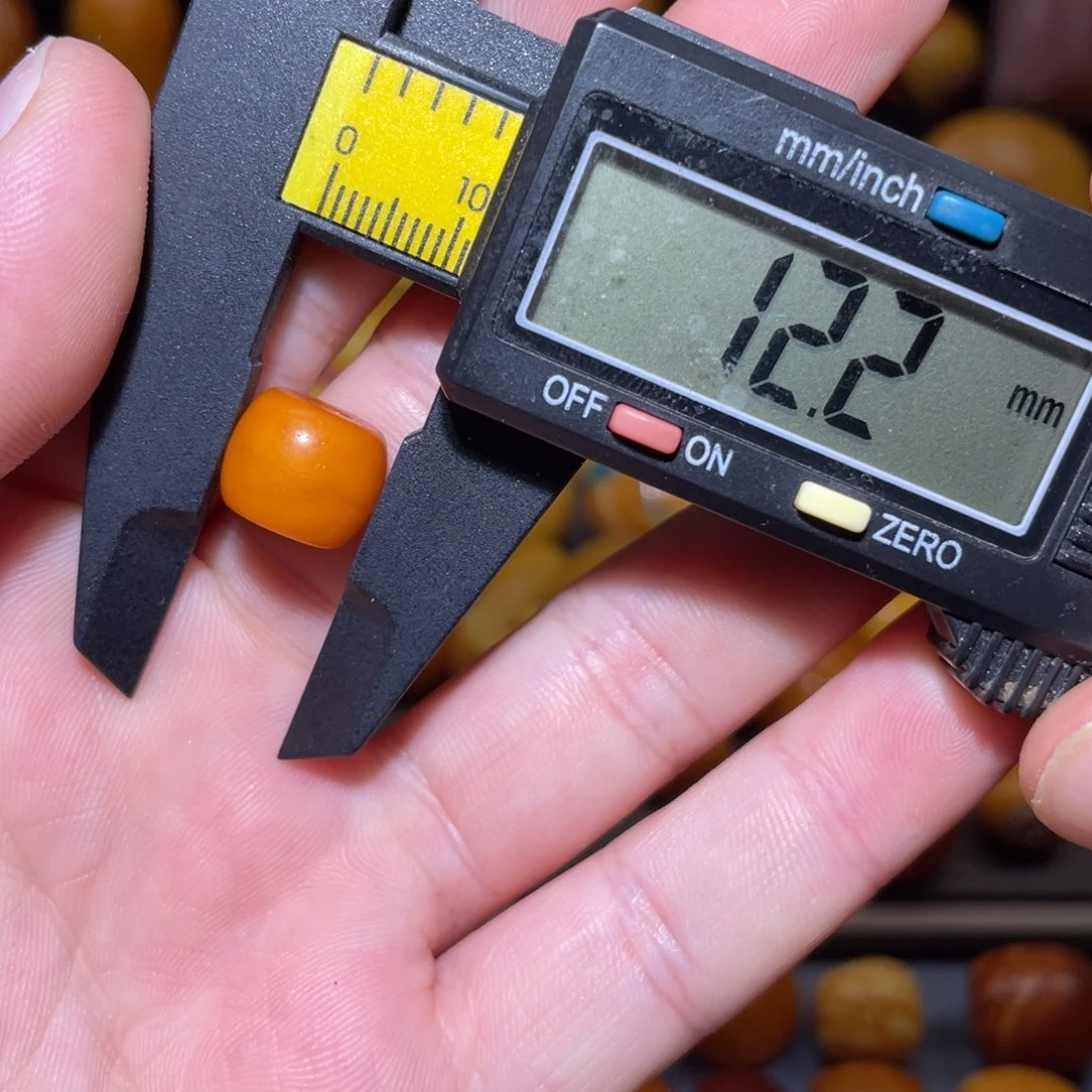 琥珀未镶嵌裸石墩子