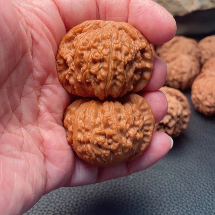 文玩核桃把件范*45全品闷白对歪