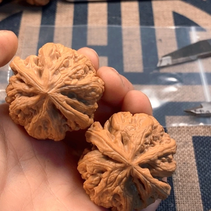 文玩核桃吊坠粗筋